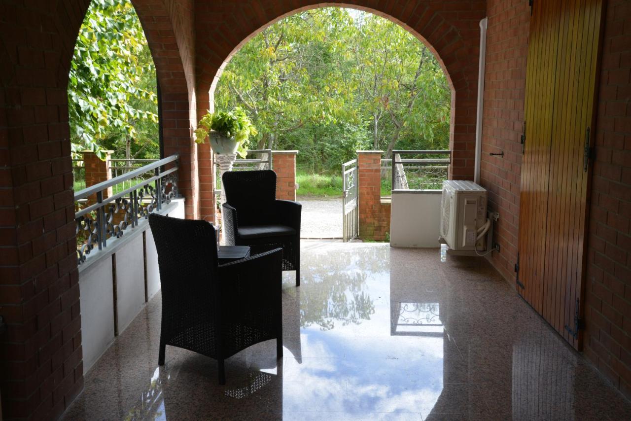 Villa Ferrari Oriella Solignano Nuovo Екстериор снимка