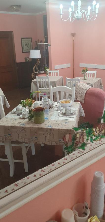Villa Ferrari Oriella Solignano Nuovo Екстериор снимка