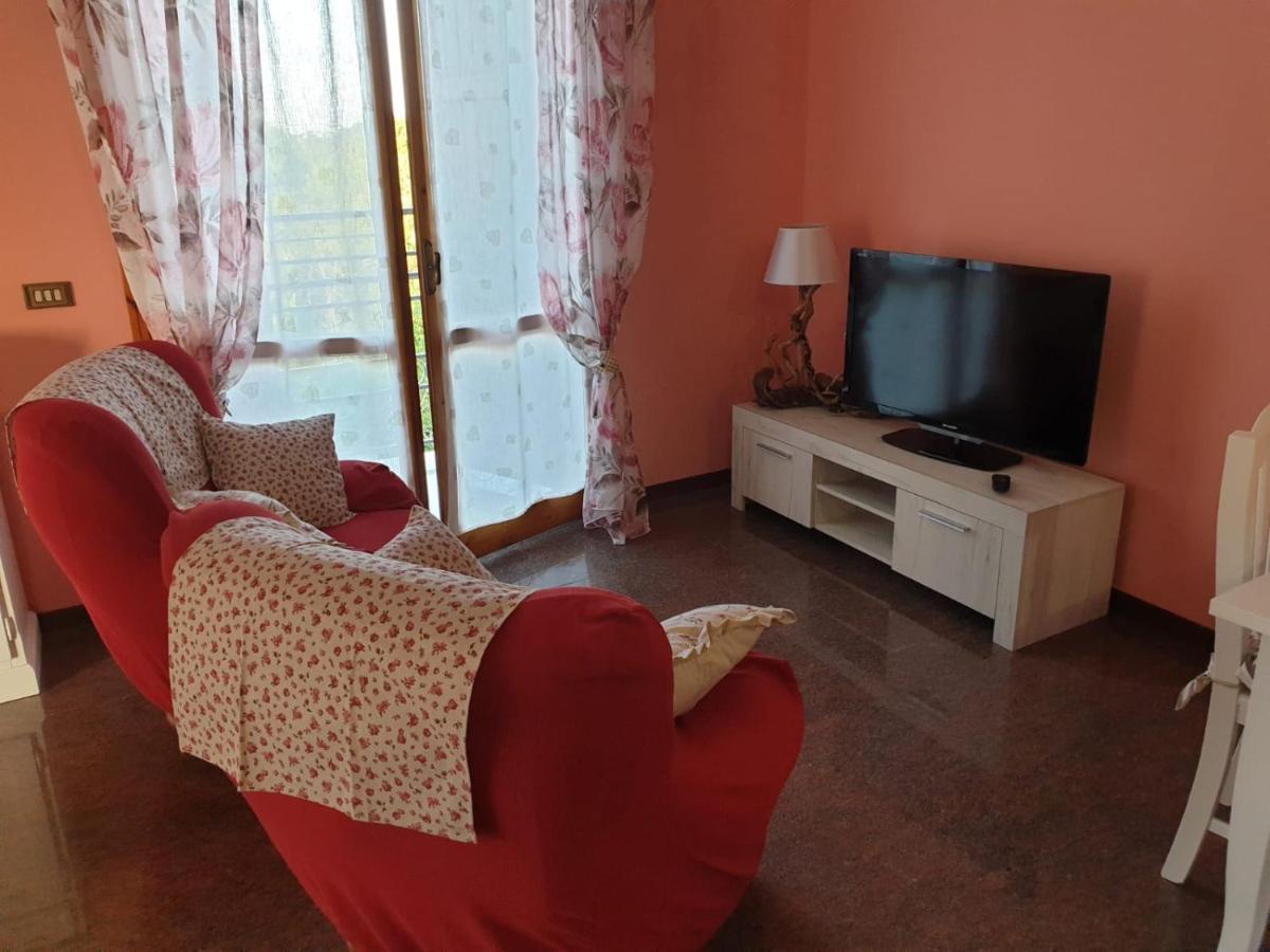 Villa Ferrari Oriella Solignano Nuovo Екстериор снимка