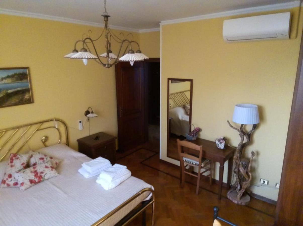 Villa Ferrari Oriella Solignano Nuovo Екстериор снимка