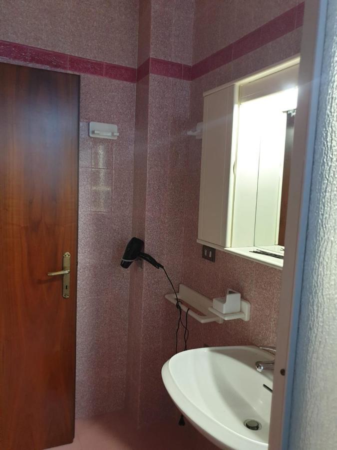 Villa Ferrari Oriella Solignano Nuovo Екстериор снимка